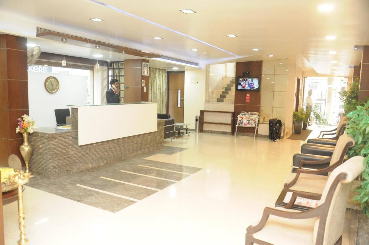 Suvarna Regency Hassan Zewnętrze zdjęcie